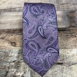Jos A Bank Reserve Lilac Blue Paisley Necktie New Standard 60 in Length